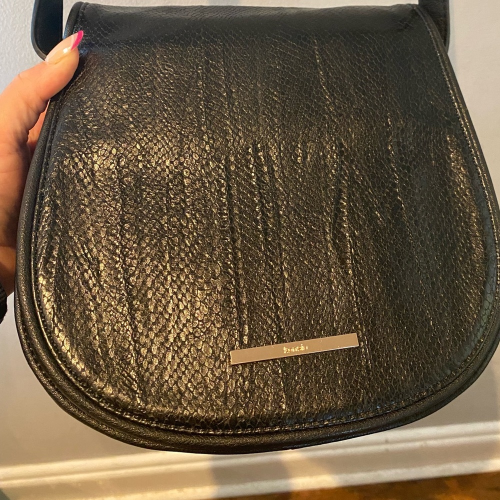 Kensie snakeskin crossbody saddle bag